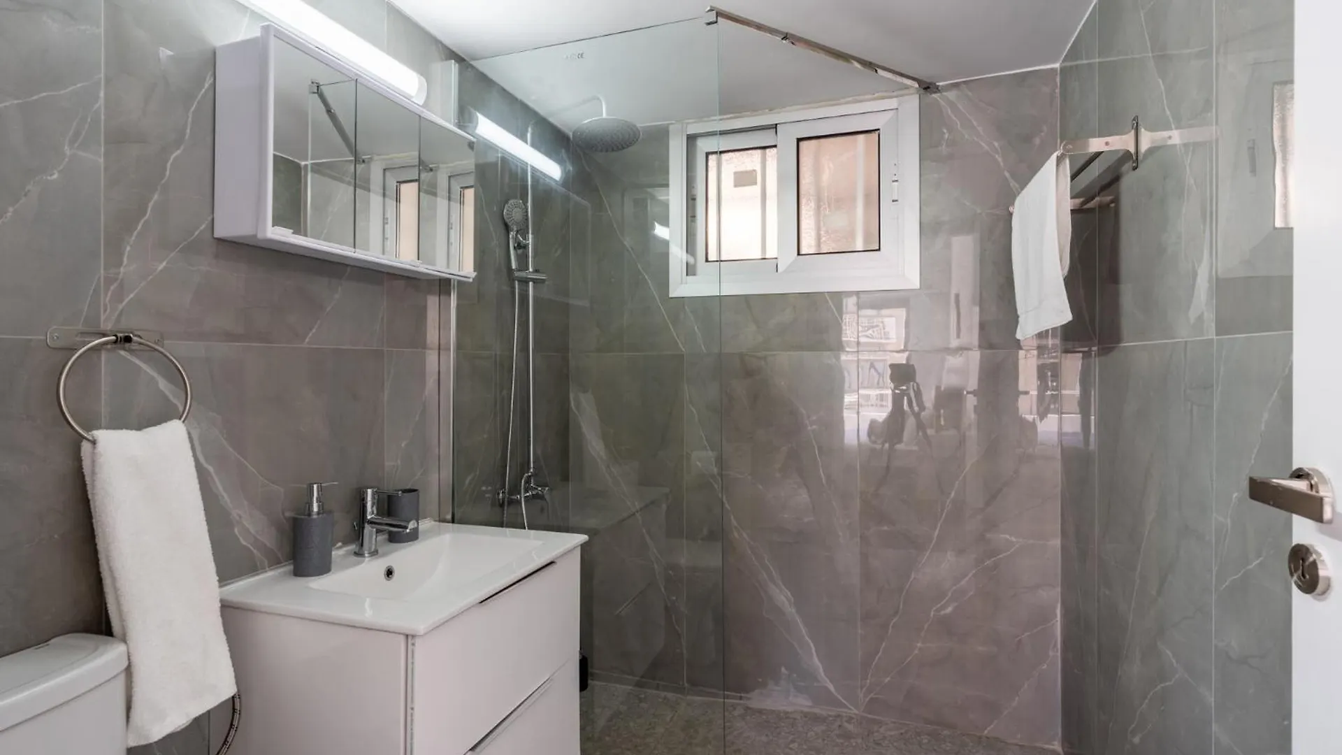 Powder'S 1-Bedroom Retreat In Mackenzy, Larnaca 0*,
