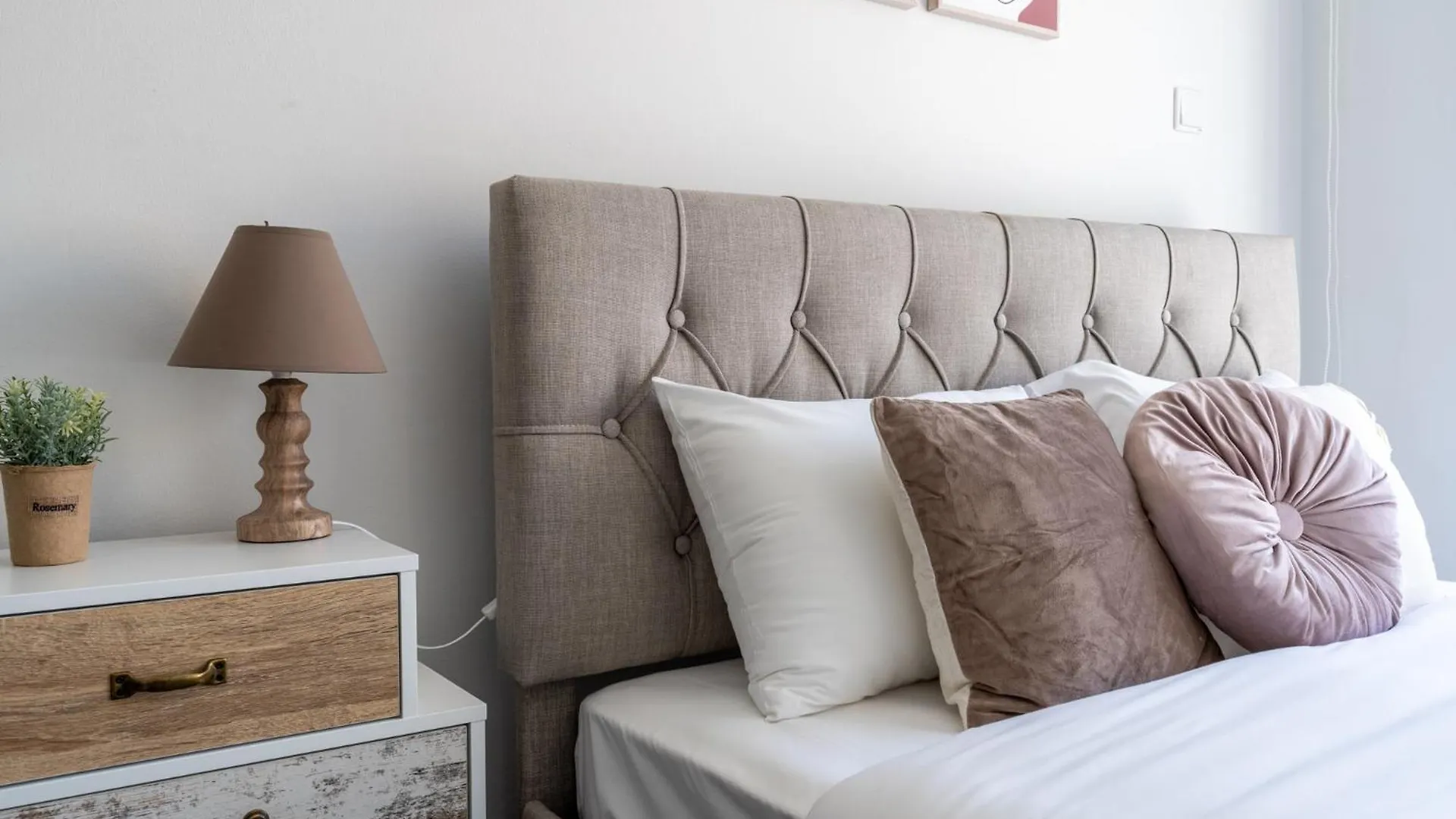 Powder'S 1-Bedroom Retreat In Mackenzy, Larnaca
