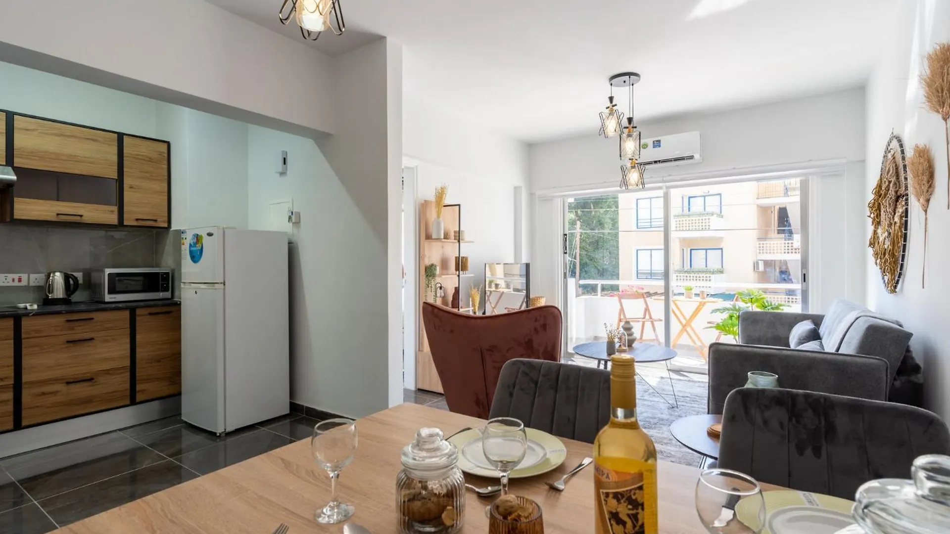 Powder'S 1-Bedroom Retreat In Mackenzy, Larnaca Apartment