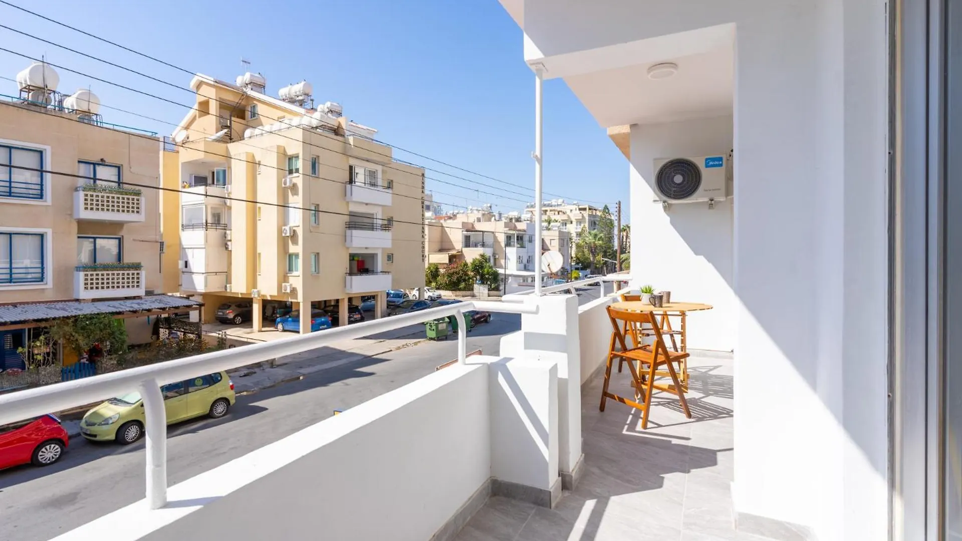Powder'S 1-Bedroom Retreat In Mackenzy, Larnaca Apartment